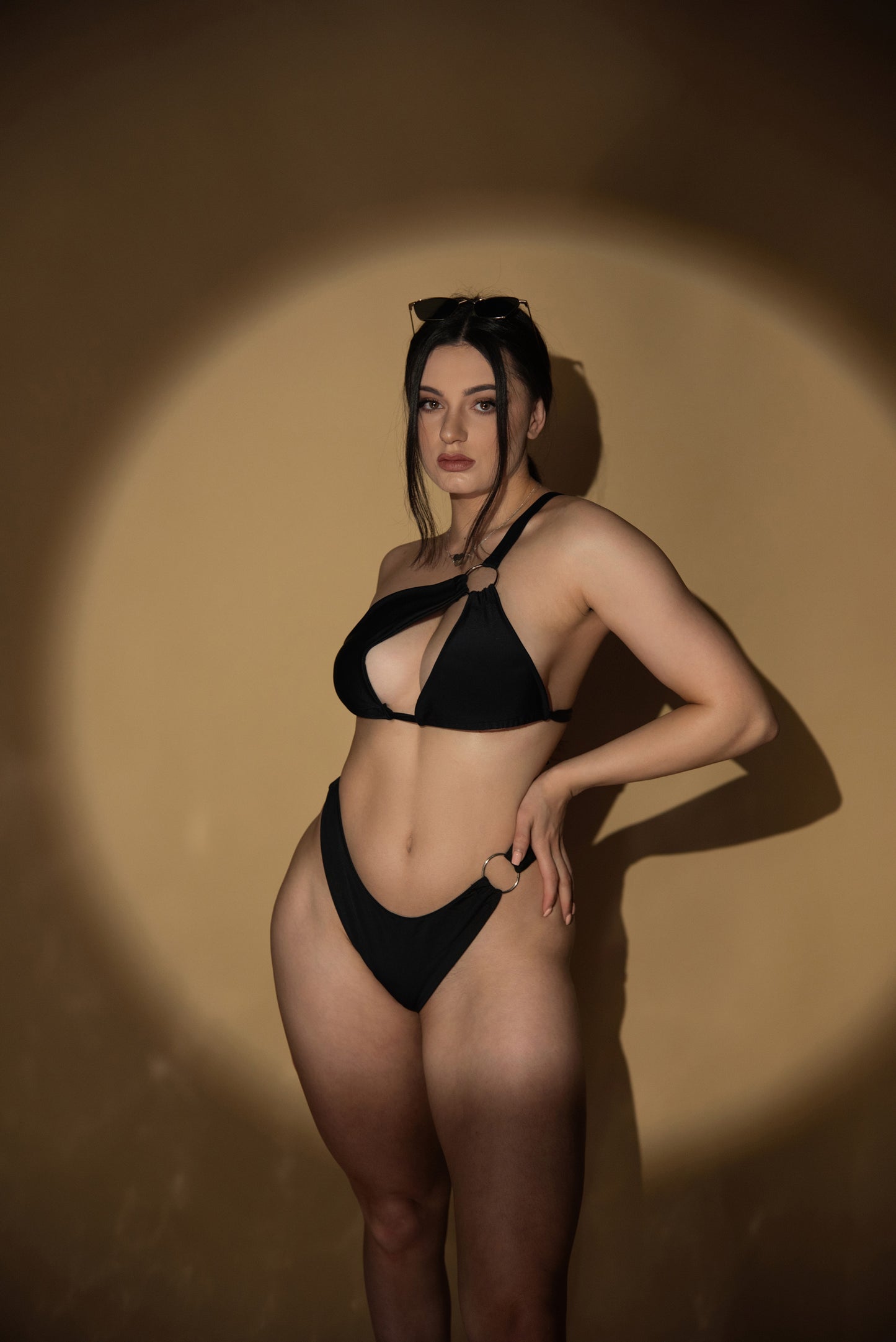 Bikini të zeza opiumi